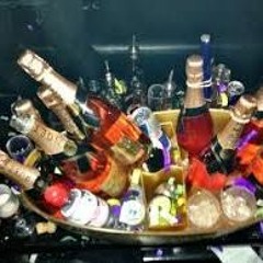 MLB-BOTTLES IN THE CLUB