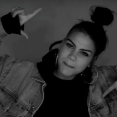 UNIVERSO EM CRISE - Mariana Mello feat. Guerrilheiros