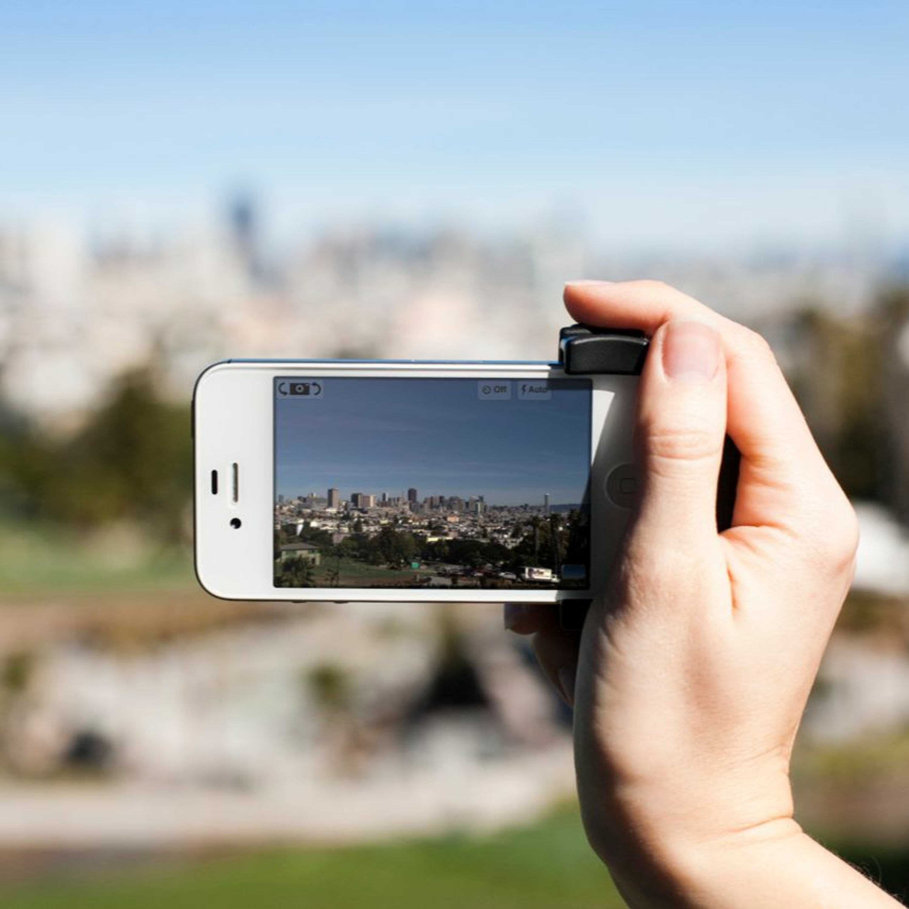 Не снимай вертикально. Съемка на телефон. Фотографирует на телефон. Смартфон камеры горизонтально. Видеосъемка на телефон.