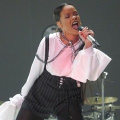 Rihanna - Live Your Life / Run This Town (Citizen Festival)