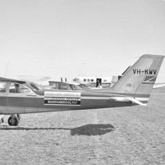 ATC Recording - Cessna 172 emergency over Phillip Island, Victoria (Australia)