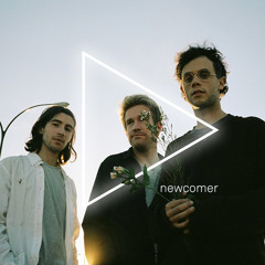 NEWCOMER • VESUVIO SOLO