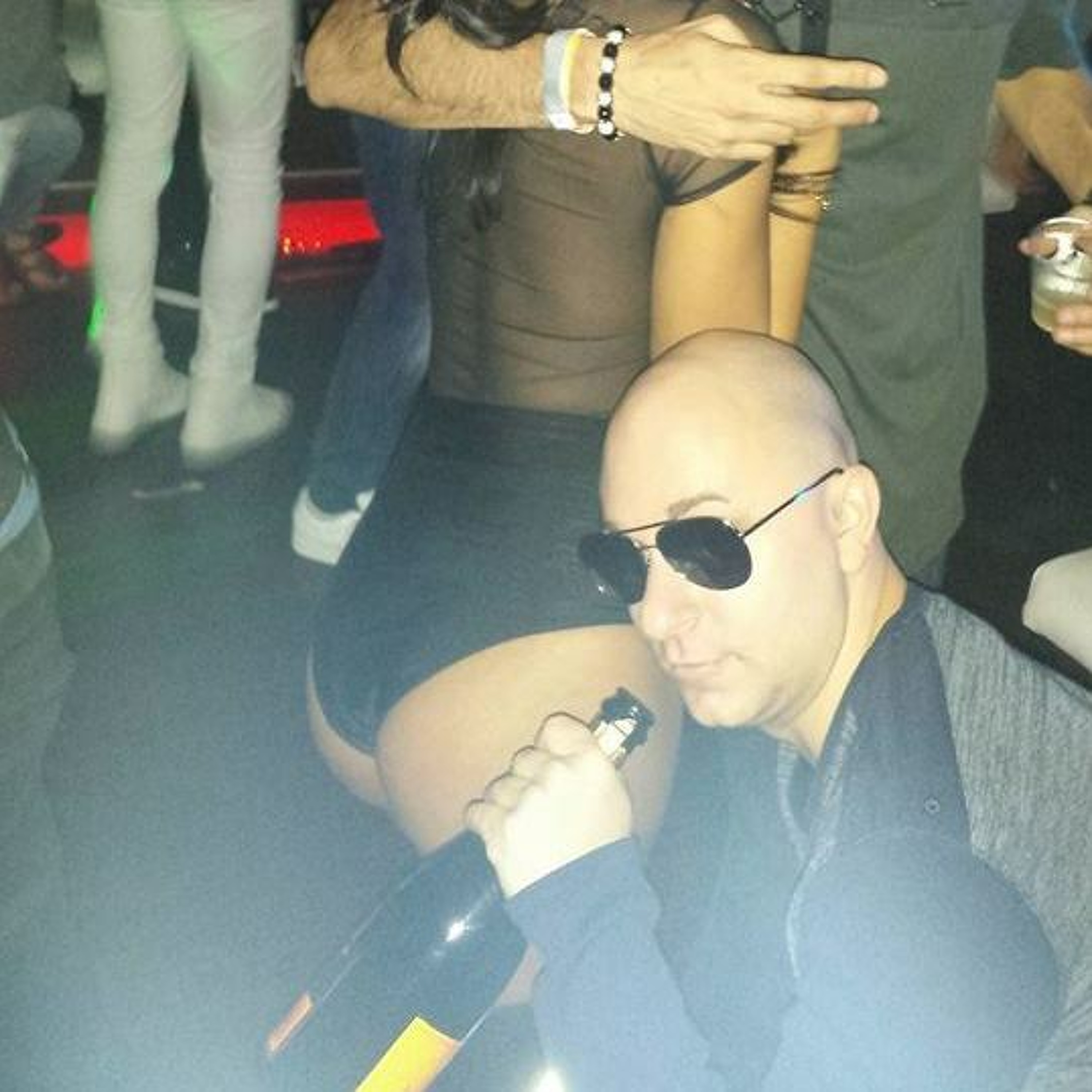 Clicquot Vision Radio