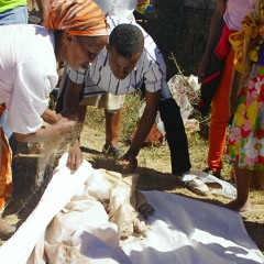 Le famadihana ou retournement aux morts, une coutume en déclin