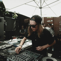 Dan Jamkinsun - Riešutinės 2016 at ZIP FM . Vilnius, Litva [14-10-16]