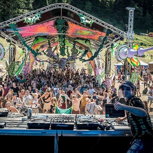 4 - Atma - Timeless Worlds Of Space 147 BPM
