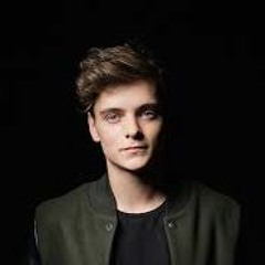 Martin Garrix & David Guetta ft Daya-Crystal Sky