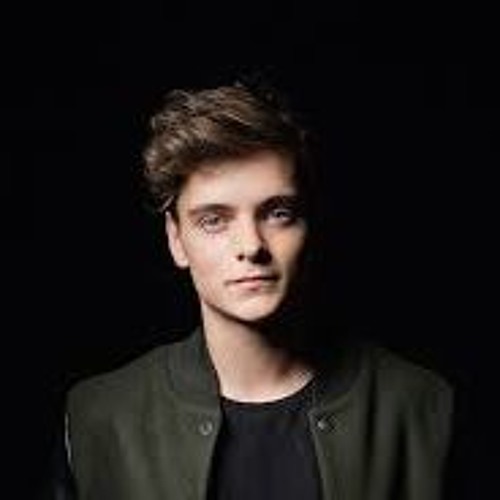 Martin Garrix & David Guetta ft Daya-Crystal Sky