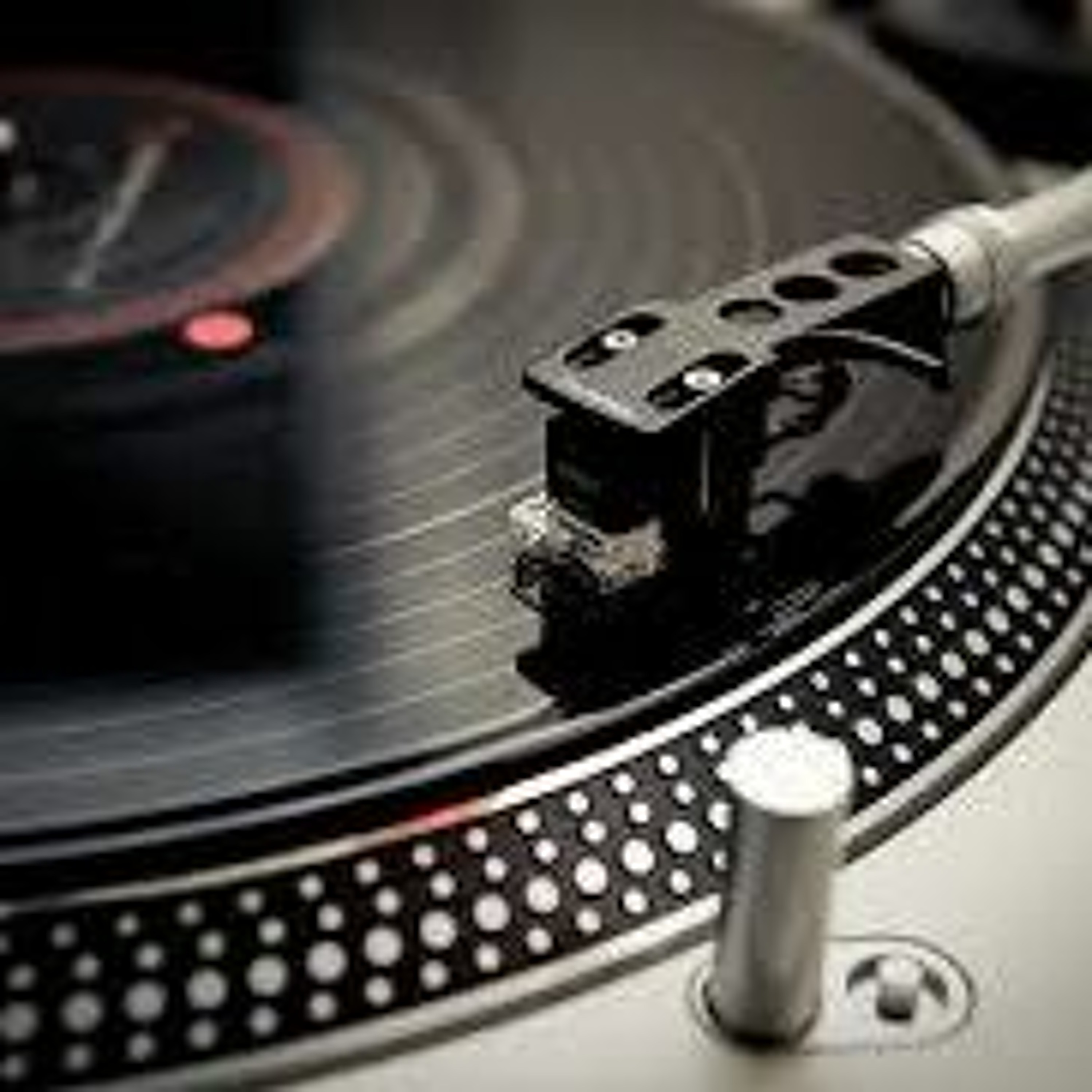 DJ Frankie Dee