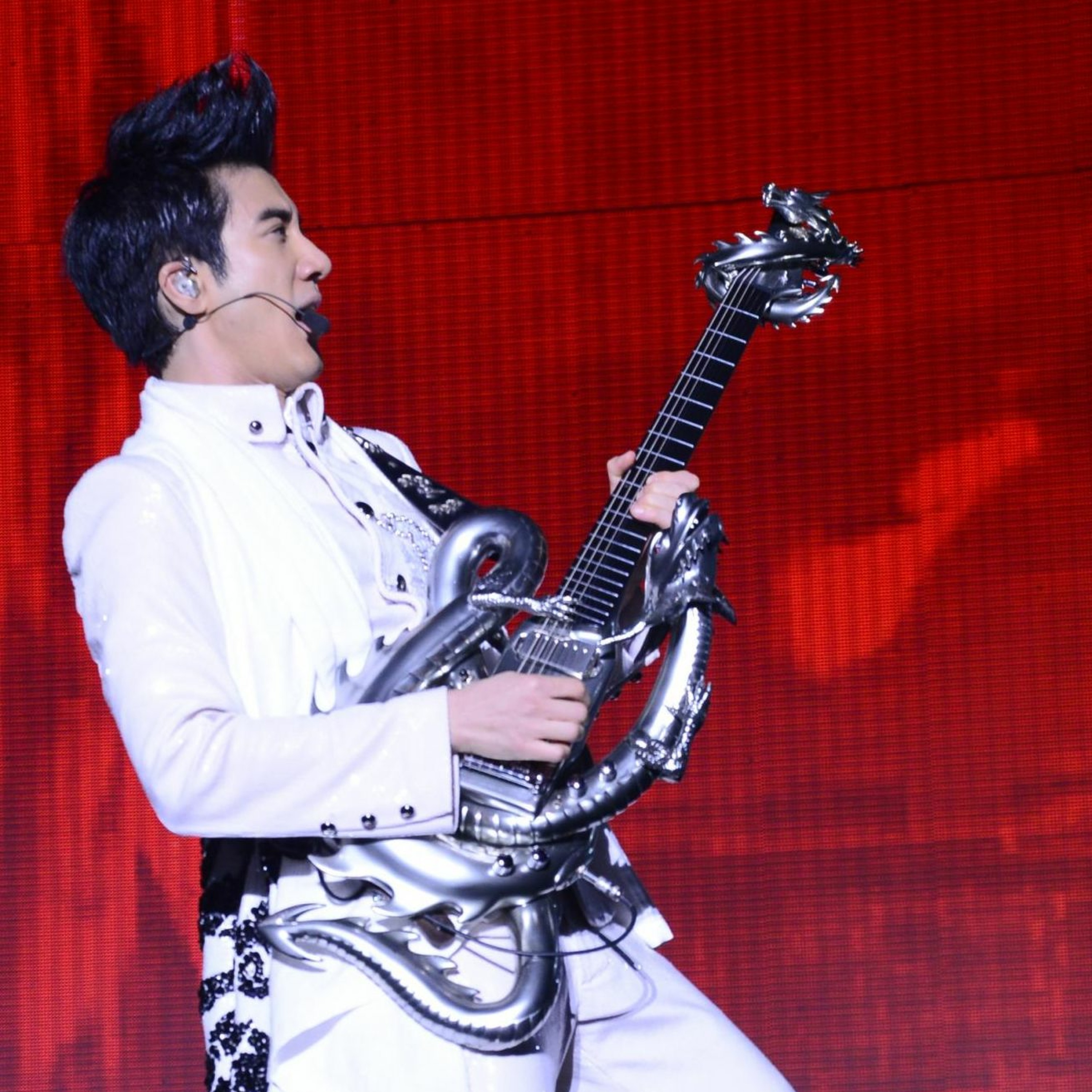 Wang Leehom '99: "Falling Leaf Returns to Roots" episode artwork