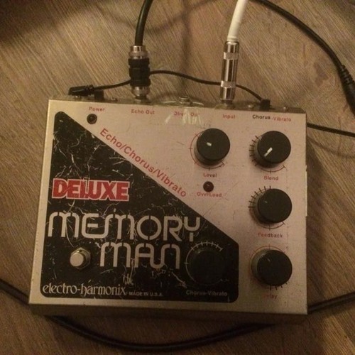 EHX Deluxe Memory Man Big Box