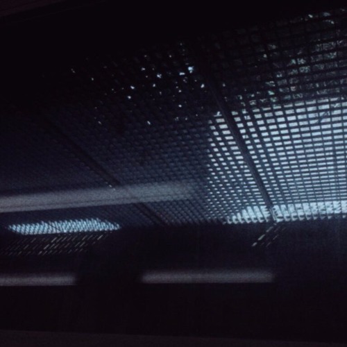 drip-133 & hnrk - keeping colour remaining shape