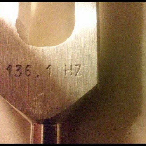 ASMR tuning fork 136.1 hz mid om frequency