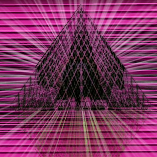 ＱＥＴＯＧＯＤ builds a pyramid