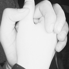 بحلم واغني لحبيبي،،وفين حبيبي💔