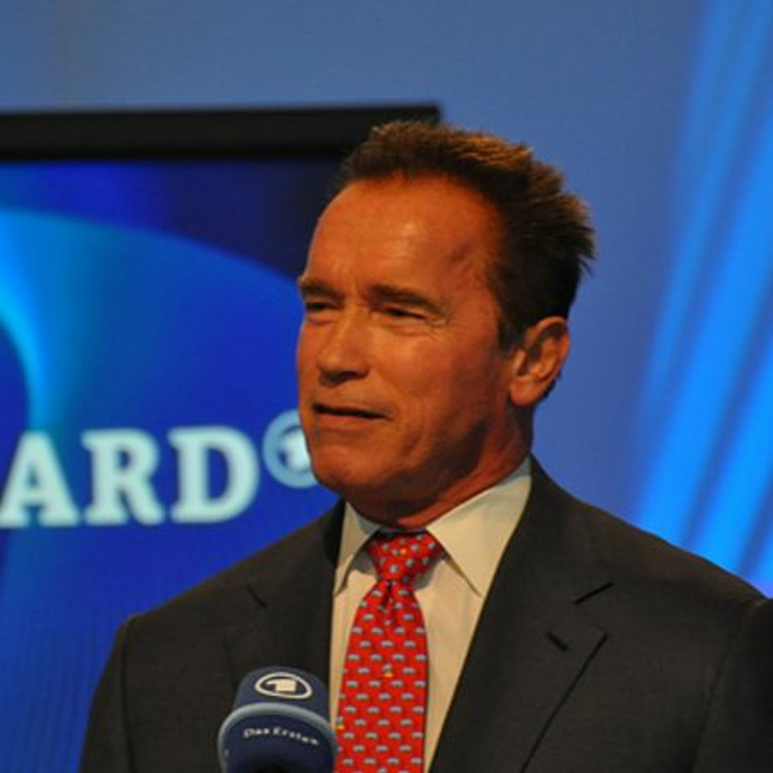 LISTEN: The Pros and Cons of an Arnold Schwarzenegger Presidency episode artwork