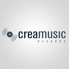 Sentadita En La Mesada