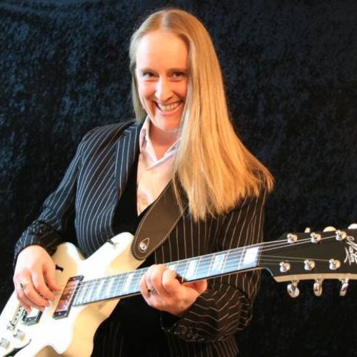 Fiona Boyes chats w'/ Kansas Kitty - 'Songs of Protest: Blues, Booze & Broads' / 88.3 Southern FM