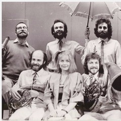 Kabaretas tarp girnu