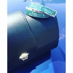 Elliot Mess - Aquaberry Backfist