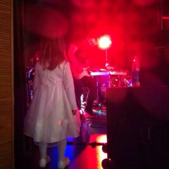 Die Katze muss explodieren.