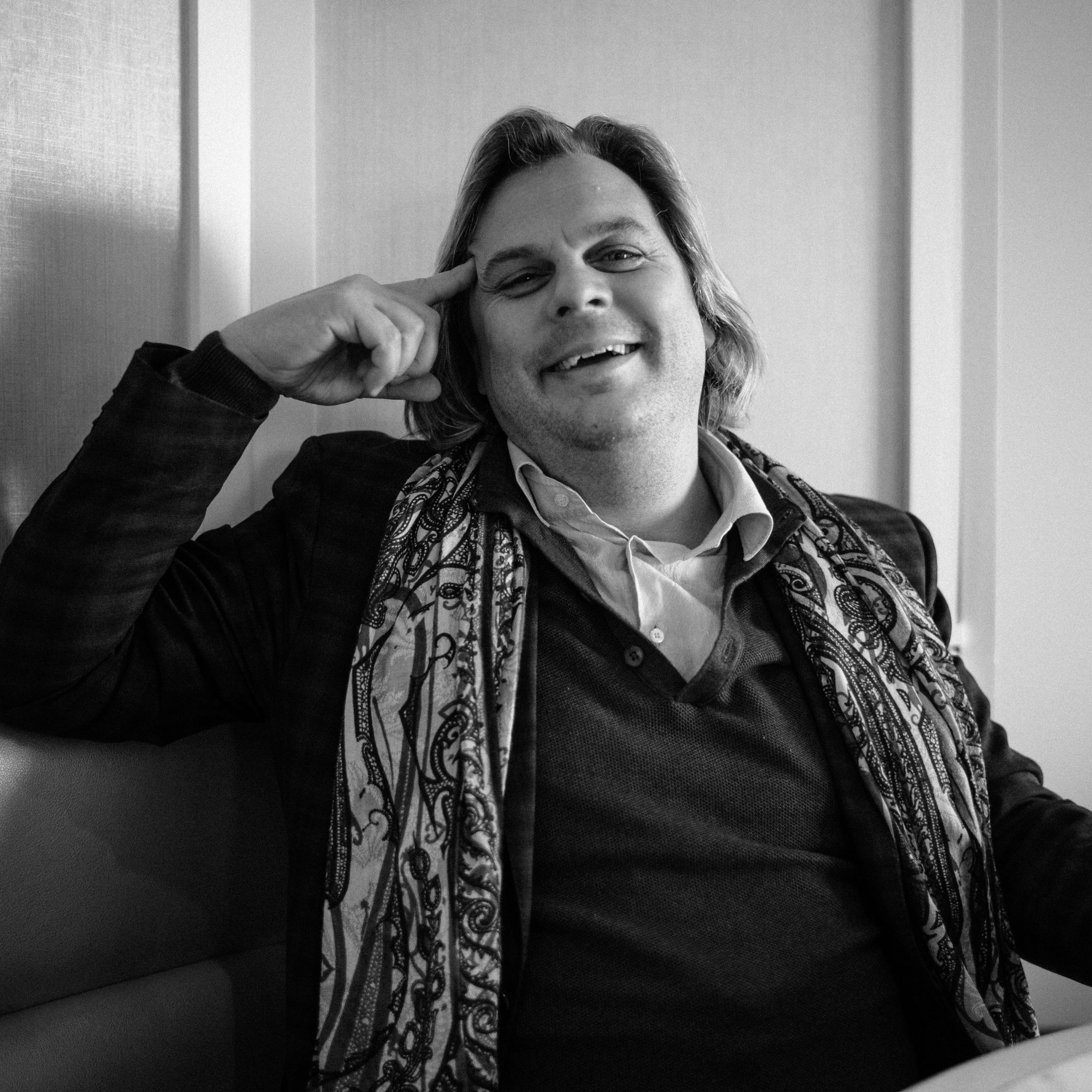 Mark Bowden on body language, communication and the challenge of creating an emotional machine episode artwork
