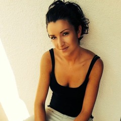 Sunlua & Valdéro - Caress My Soul