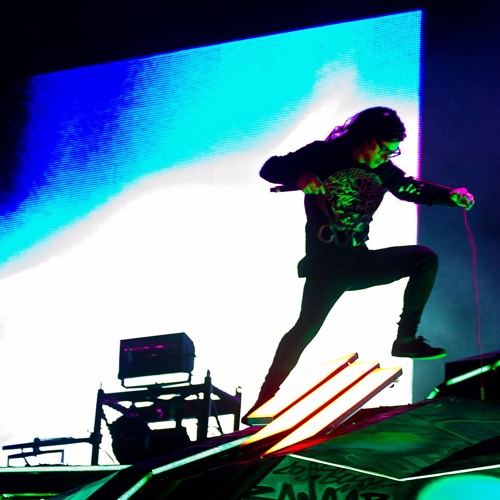 Where Ü Now X Plur Police X Party Favor X Drop That Low (Skrillex Mashup) [Magnificent Coloring Day]