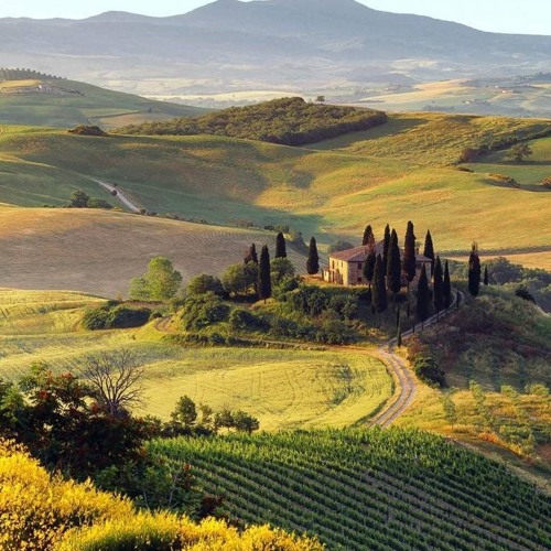 España (Music by Dennis Tschirner)