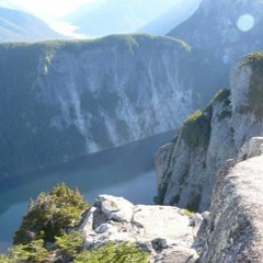 Lejos en mí (M.Almada)