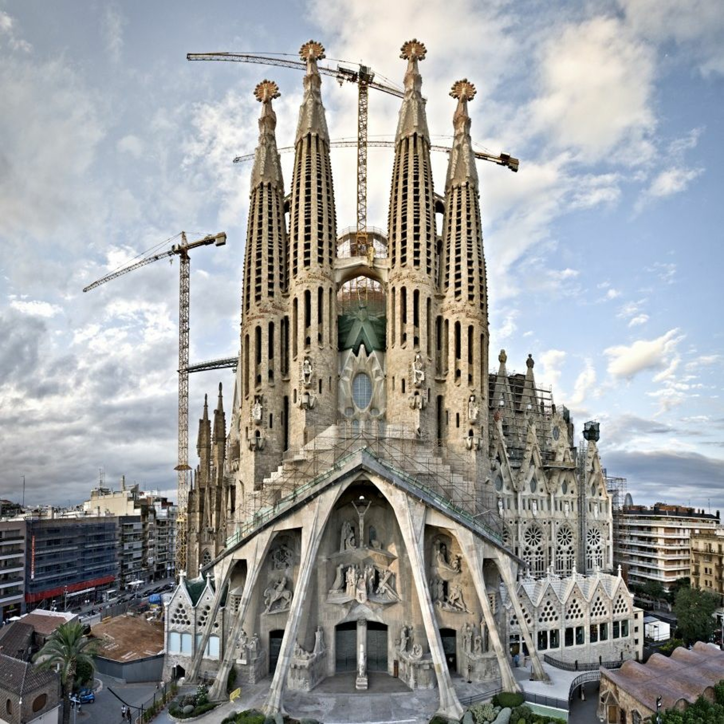 cover of episode The Puzzle Of Sagrada Familia Church: how did Gaudi plan to finish it?