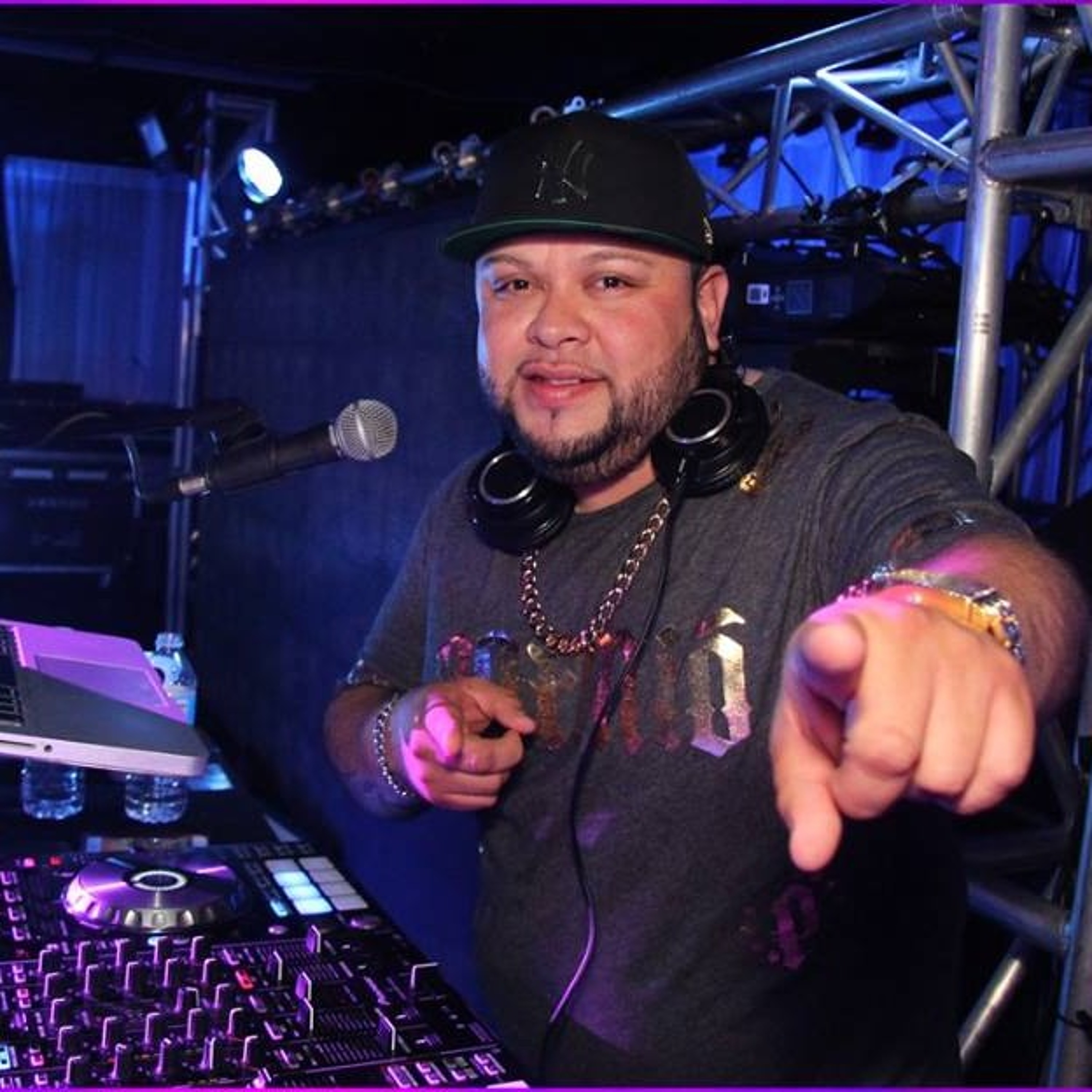 DJ FLOW EL TRAVIESO NYC.