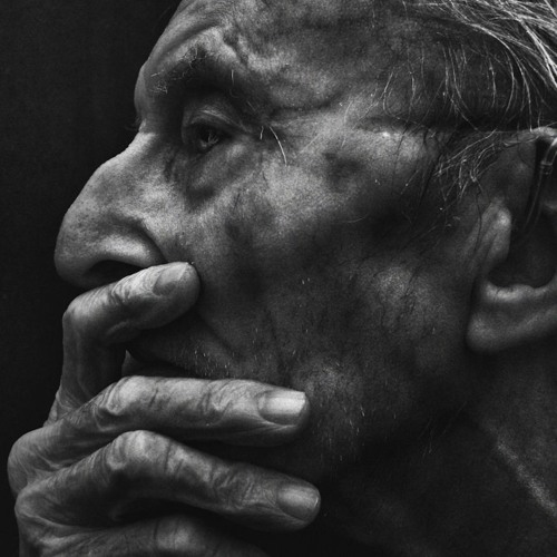 احمد الشمراني On Twitter لـيت الذي وداك يازين جابك تشوف عقبك كيف الايام سون طويتني طي الورق في كتابك حتى معاليق الحشا لك تطون خالد الفيصل