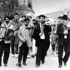 Parno Graszt Jaj Devla, Mamo