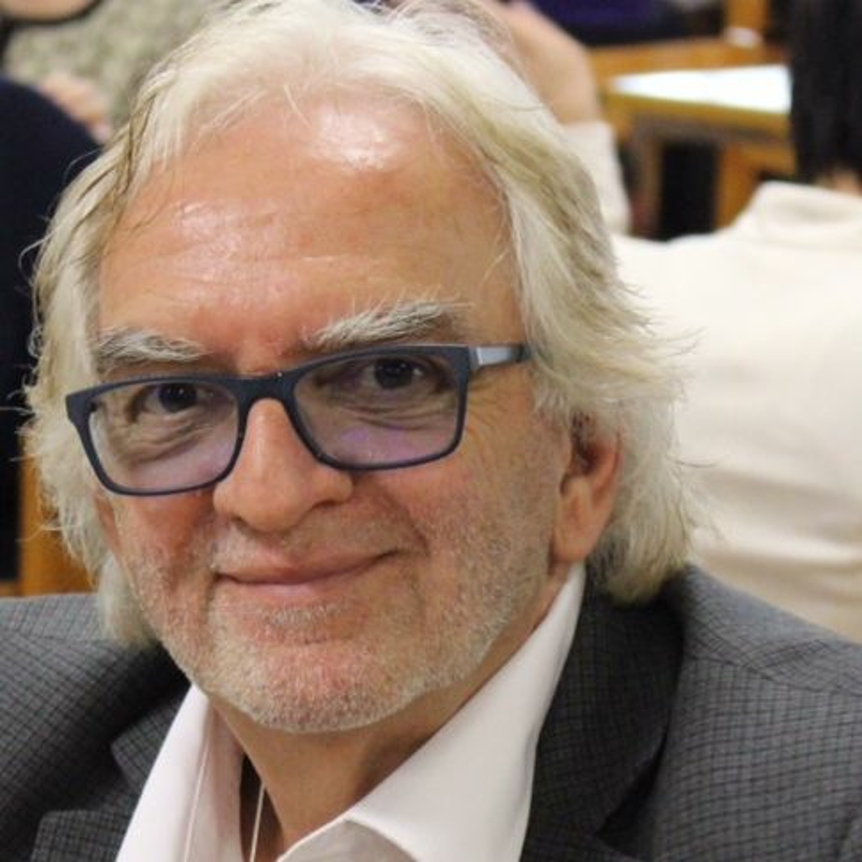 Écoutez Yvon Garneau episode artwork