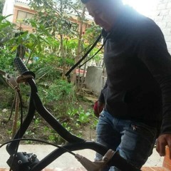 EL RADIO ESTA TOCANDO TU CANCION