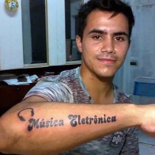 avok doido eh um inutil