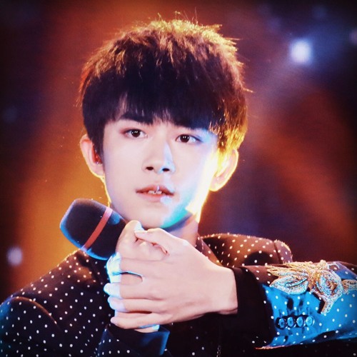 Jackson Yee 易烊千玺 : Jackson's 16th Birthday "我总是一个人在练习一个人" (I Always Practice Alone) Live