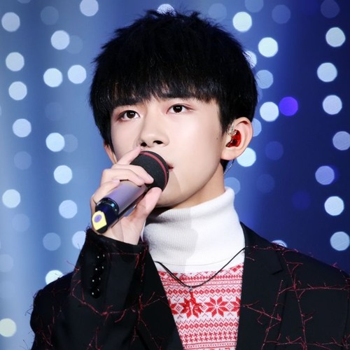 Jackson Yee 易烊千玺 : Jackson's 16th Birthday "下雨了" (Rain) Live