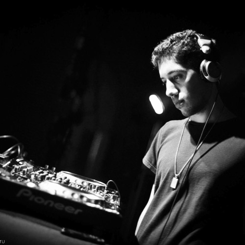 Juan Deminicis - Treshold Night vs Pillowtalk - Strange Love (Hernan Cattaneo - Resident 054)