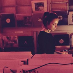 Liv vynil djset live from Techno Import