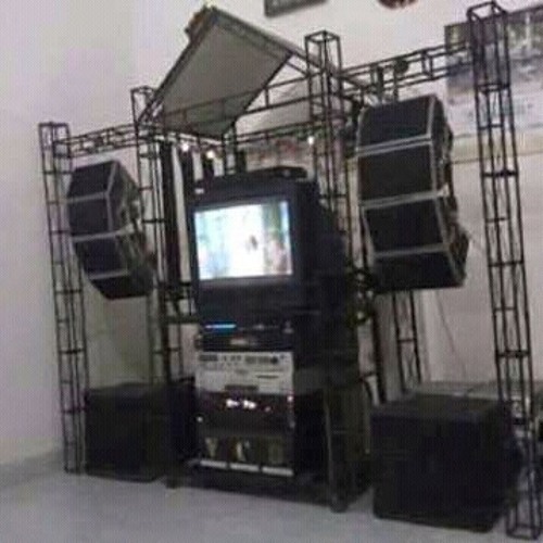 Anis_Fahira_-_Tombo_Loro_-_[Official_Video].mp3