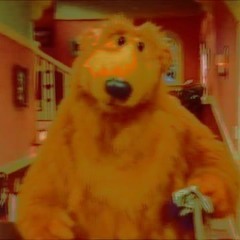 Nalle har ett stort blått rus