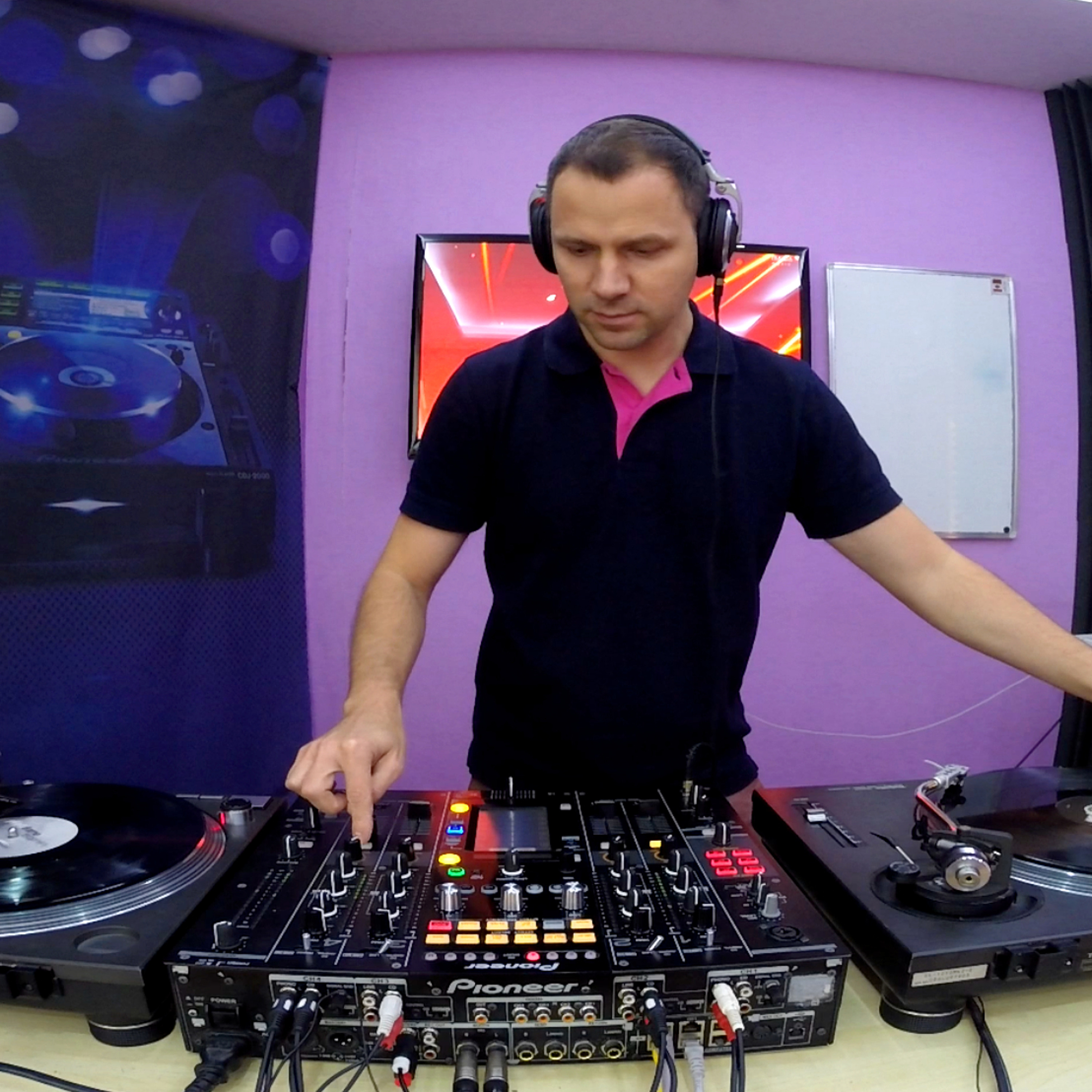 M.Pravda - All Vinyl DJ Set (Classic Records 2000 - 2003) [Pravda Music 301] episode artwork