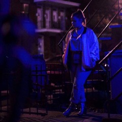 kiss h e r e (prod. AMIDELUXE)