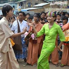 ♬♪♩♭♫∮♬♪ .... တို့တောင်ပေါ်ကိုဖိတ်ခေါ်ပါတယ် .....♪♩♭♫∮♬♪ တေးဆို၊ စိုင်းအောင်ထီးခမ်း၊ ဆိုင်စံ