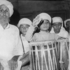 Sukhwinder Singh Pinky Ji (age 11) with Bhai Baljeet Singh singing at Darbar Sahib 1974