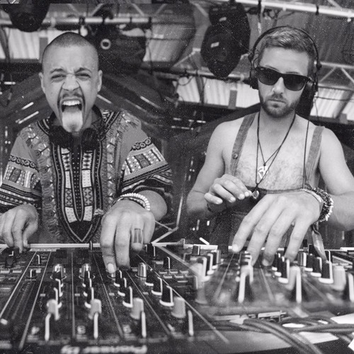 Less Is Moar b2b Bongani | Recovery Collective x Earthcore 2016