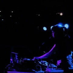 "" liveset / A este subile el volumen