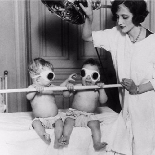 Freakey Stuff-thE dUstBacks featuring Rougey